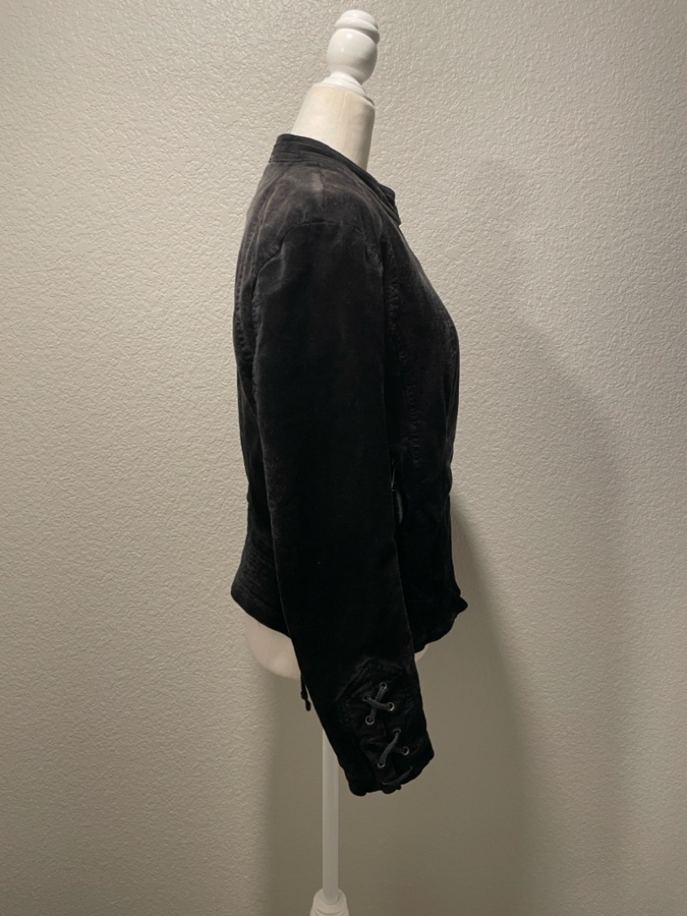 Free People Women's Black Lace-Up Sleeve Jacket - Classic Zip Front - Picture 4 of 10